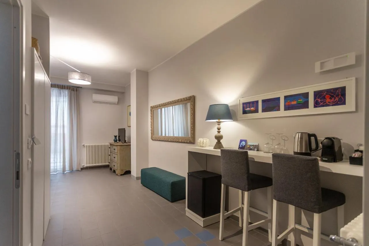 Isula Hotel Palermo 0*,